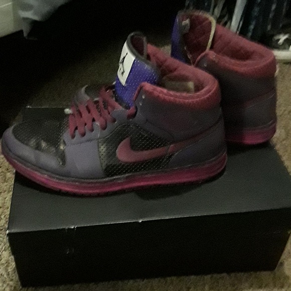 Custom nikeid Jordon ones - Picture 2 of 2